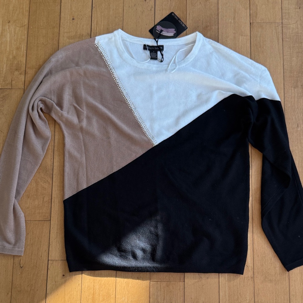 Carolyn Taylor White Sweater with Pearl Accent
